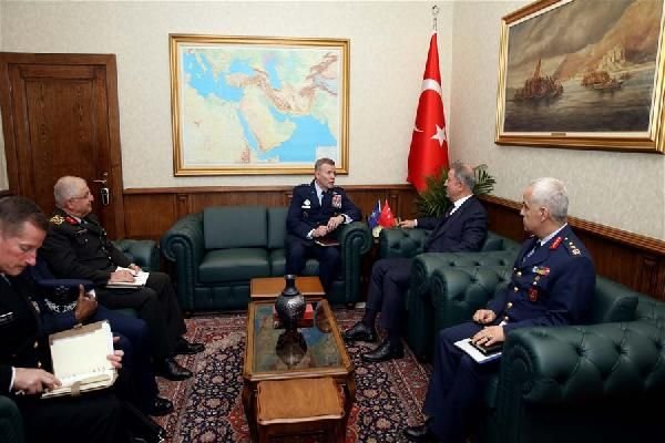 Bakan Akar, NATO Avrupa Müttefik Kuvvetler Komutanını kabul etti -3