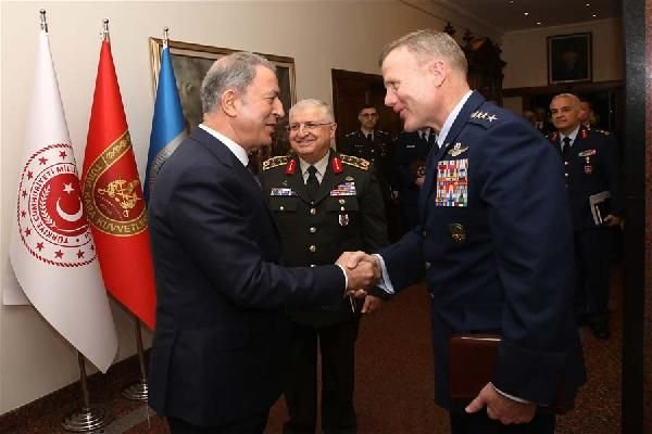 Bakan Akar, NATO Avrupa Müttefik Kuvvetler Komutanını kabul etti -4