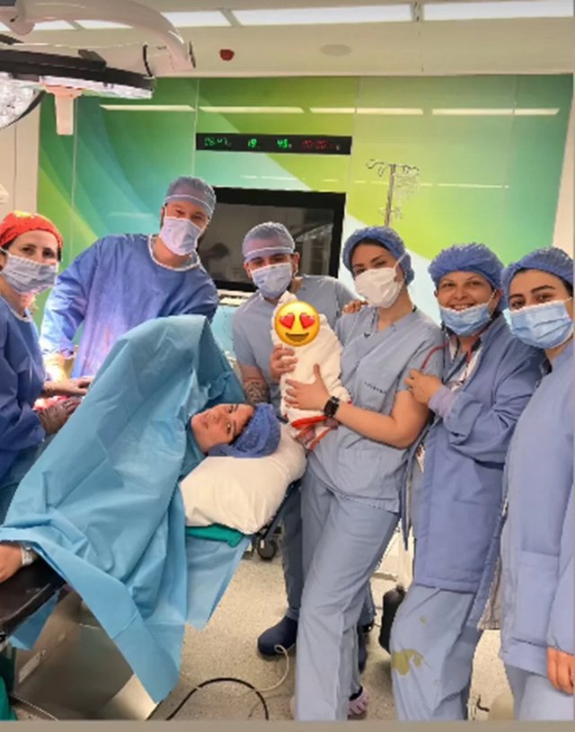 Tuğçe Tayfur üçüncü kez anne oldu! Bebeğinin adına bakın - Resim: 0