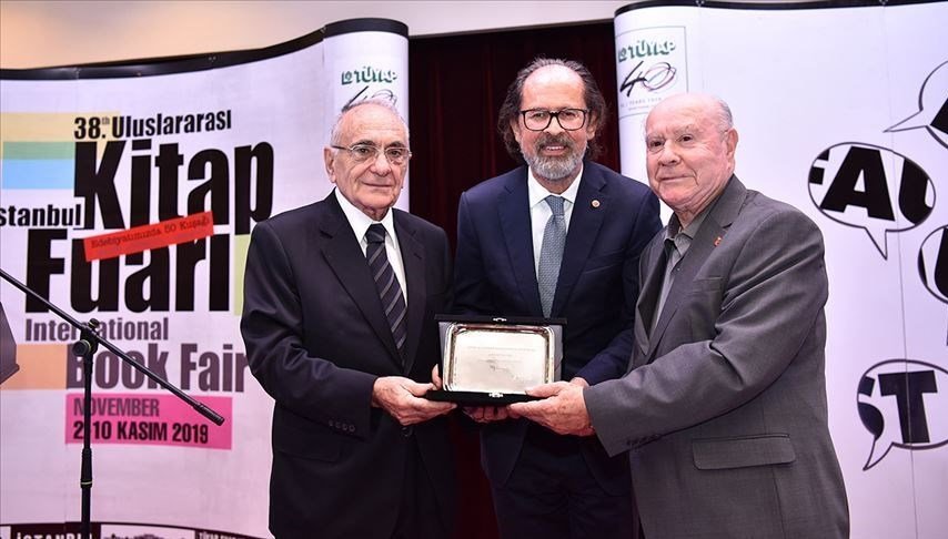TÜYAP Kültür Fuarları Onur Ödülleri sahiplerini buldu
