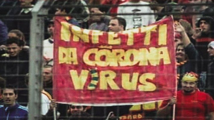 Corona’nın statlarda ilk görünüşü! 16 yıl önce o pankart…