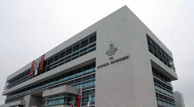 CHP’den AYM’ye 5 maddelik başvuru: İnfaz düzenlemesi anayasaya aykırı