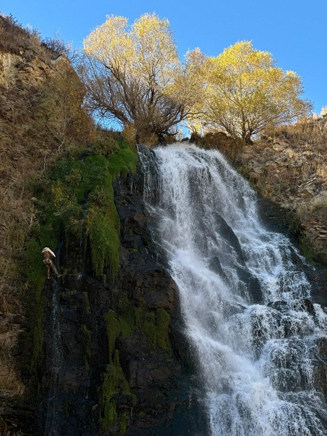Kars’ta 97 dağcı Susuz Şelalesi’ne yürüdü - Resim: 0